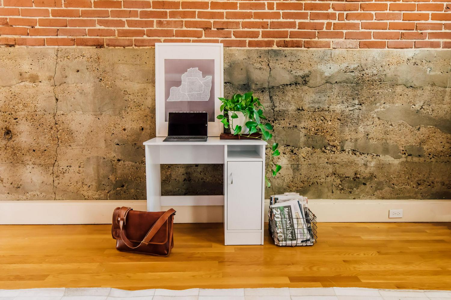 Madison Computer Desk with Cabinet， White