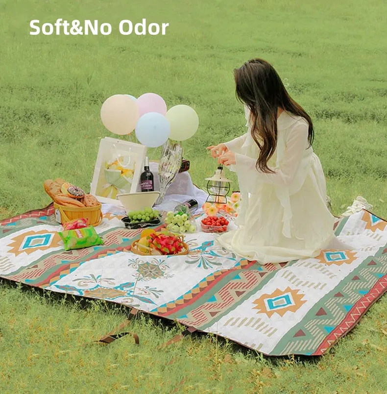 Portable Travel Washable Ultrasonic Outdoor Custom Foldable Extra Large Waterproof Camping Picnic Blankets Mat