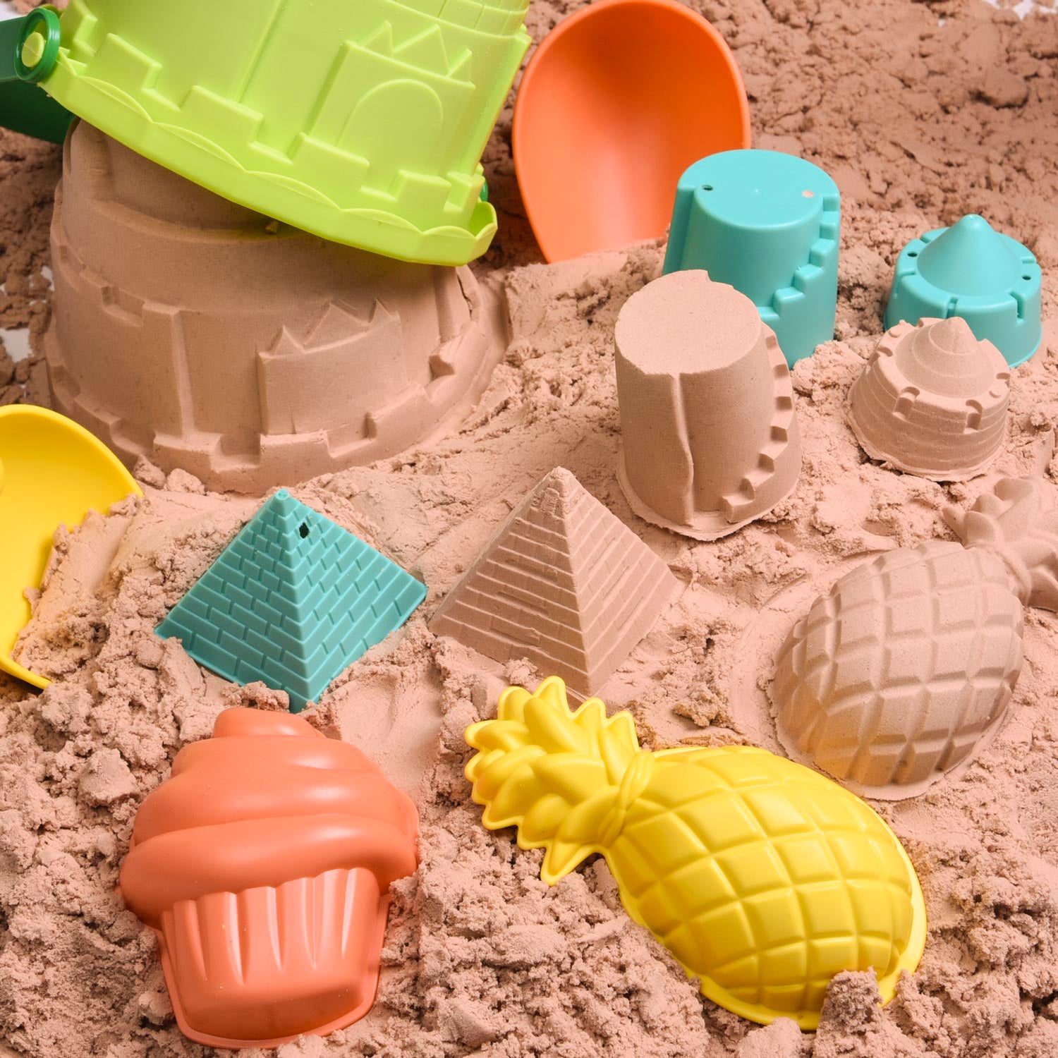 Fun ittle Toys18 Pcs Kids Beach Sand Toy Set, Beach Bucket Car, Watering Can, Shovel, Rake and Sand Castle Building Kit, Kids Outdoor Toys,Animals Snow Sandbox Toys,Summer Beach Toys