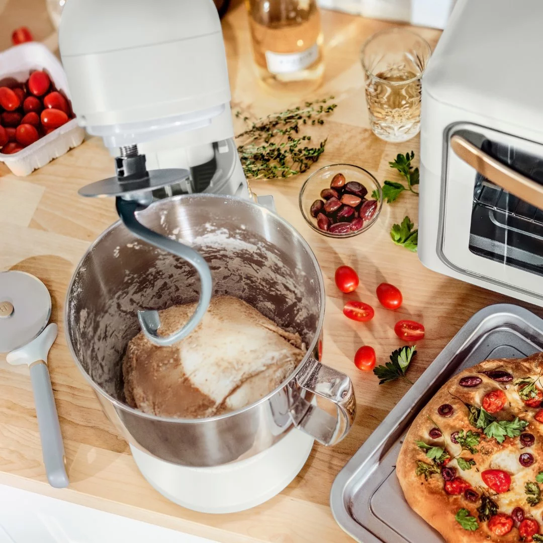 Beautiful 5.3QT Capacity Lightweight and Powerful Tilt-Head Stand Mixer， White Icing by Drew Barrymore