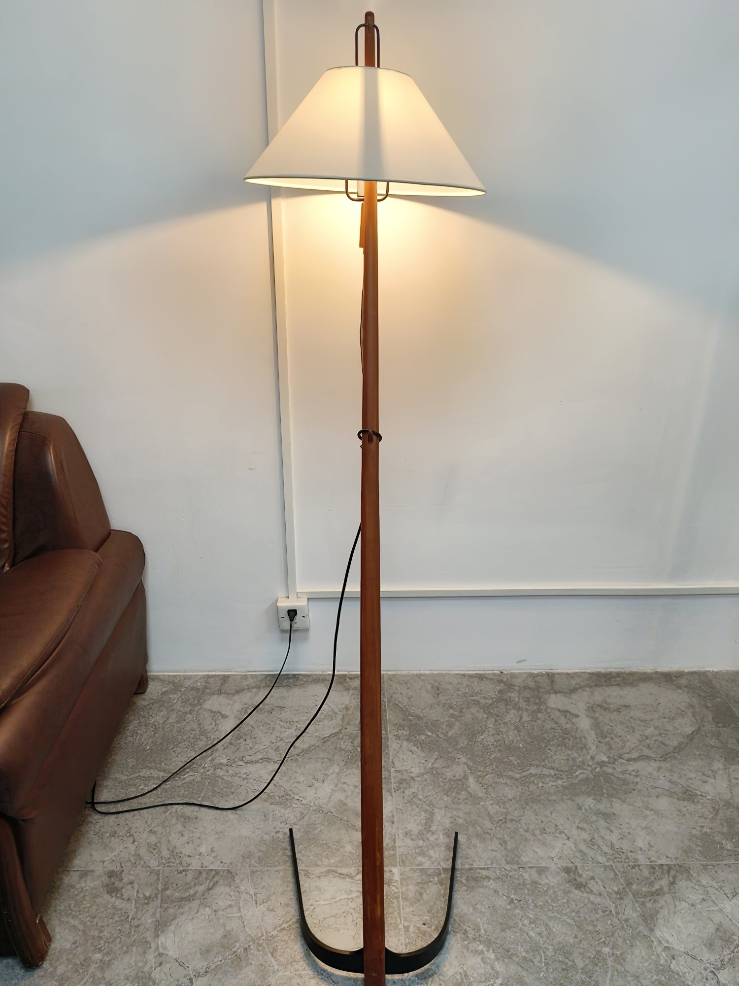 Dornstab Floor Lamp