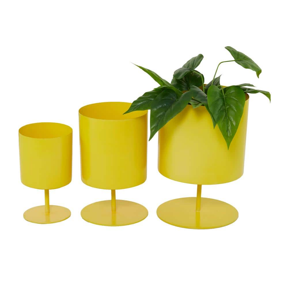 Litton Lane 14in. Medium Yellow Metal Planter (3- Pack) 040039