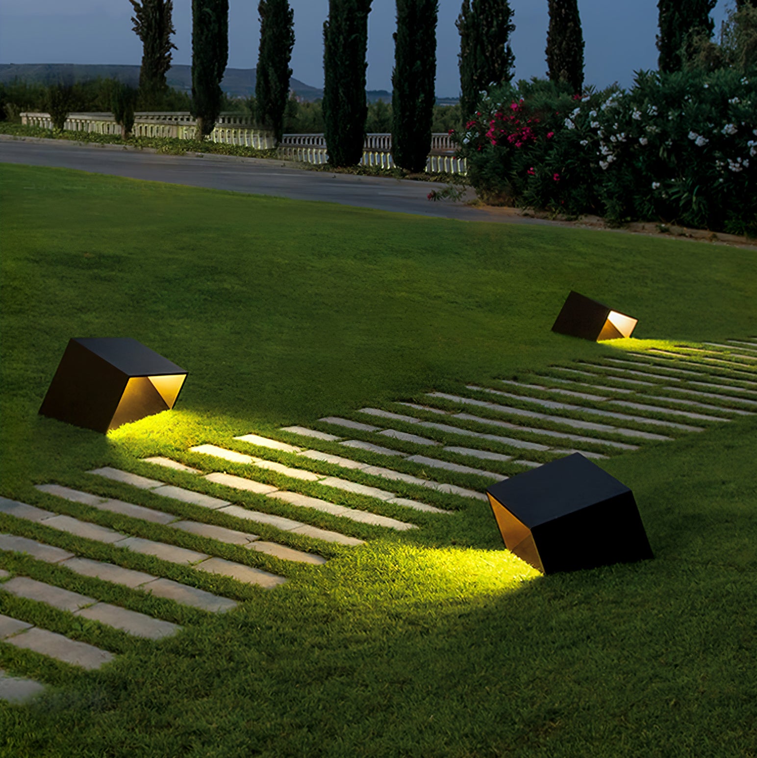 Cube Garden Outdoor Light