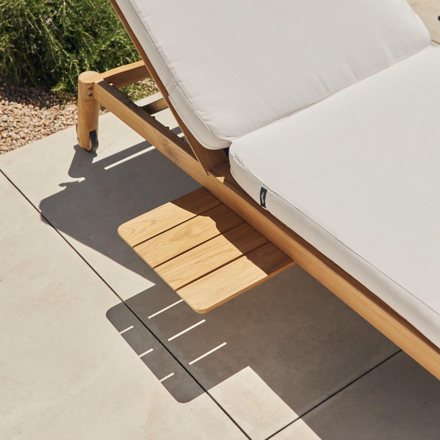 Neighbor Sunlounger W/ Sunbrella Cushions