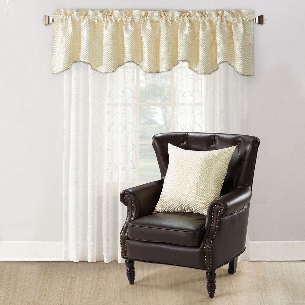 Hoorn Jacquard Valance and Pillow Sham 2 piece Set with Chevron Pattern