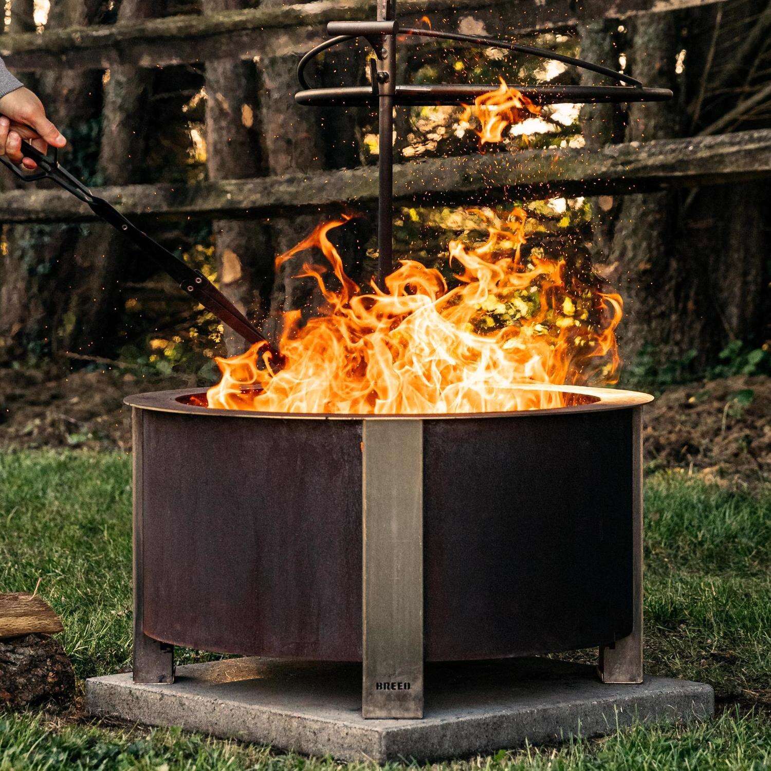 Breeo X Series 30 Corten Smokeless Fire Pit 30 in. W Corten Steel Outdoor Round Wood Fire Pit