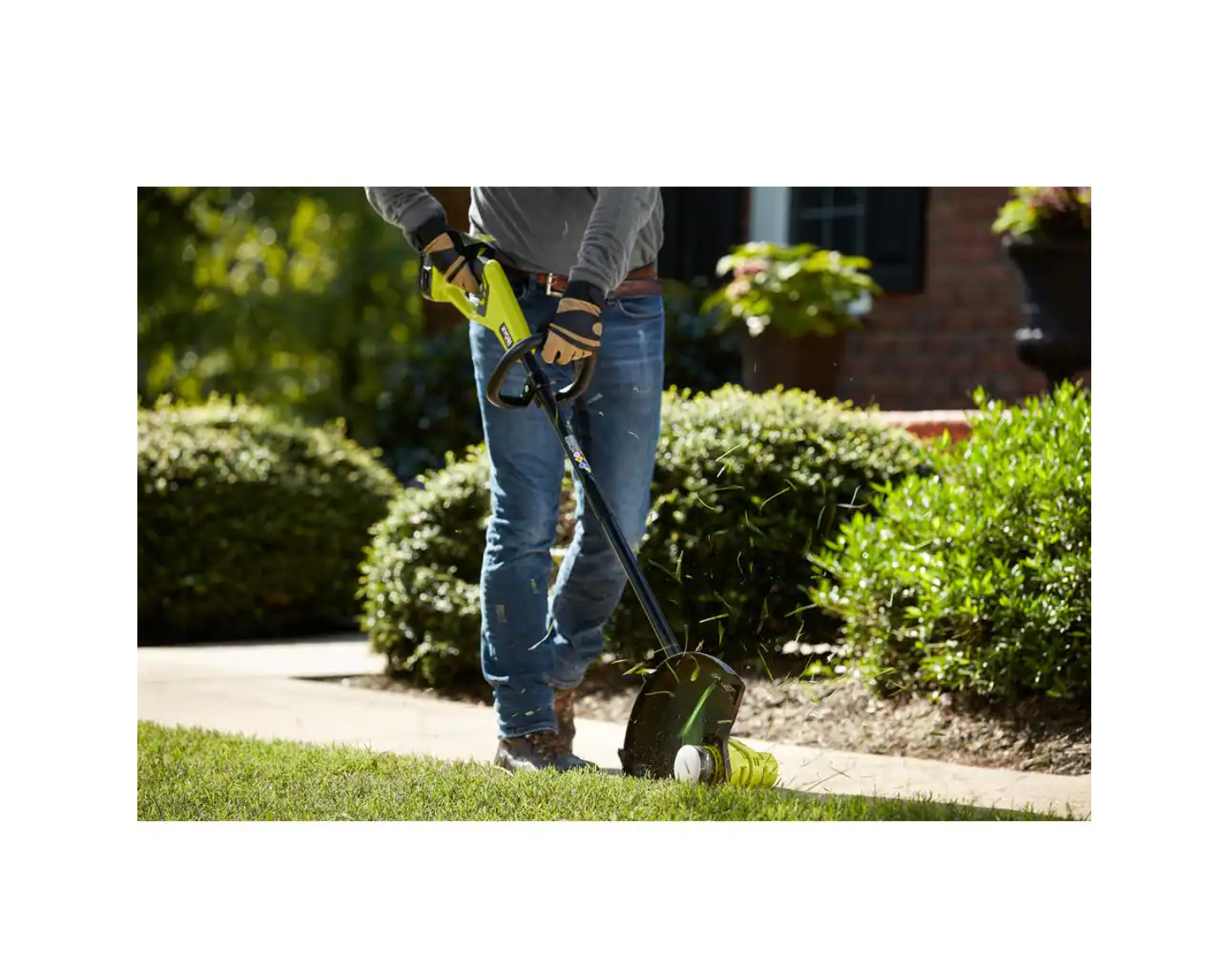 RYOBI P20140VNM ONE+ 18V 13 in. Cordless Battery String Trimmer/Edger with 4.0 Ah Battery and Charger