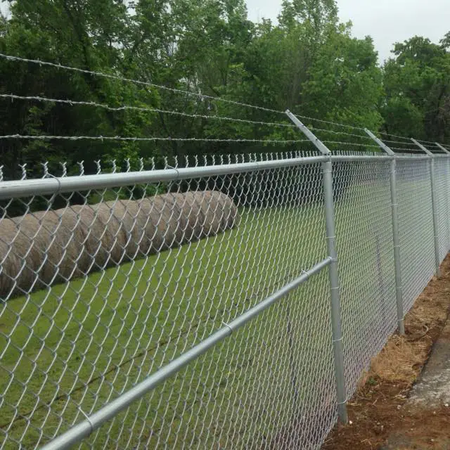 Direct factory wholesale galvanized Security chain link barbed wire fence supplies.