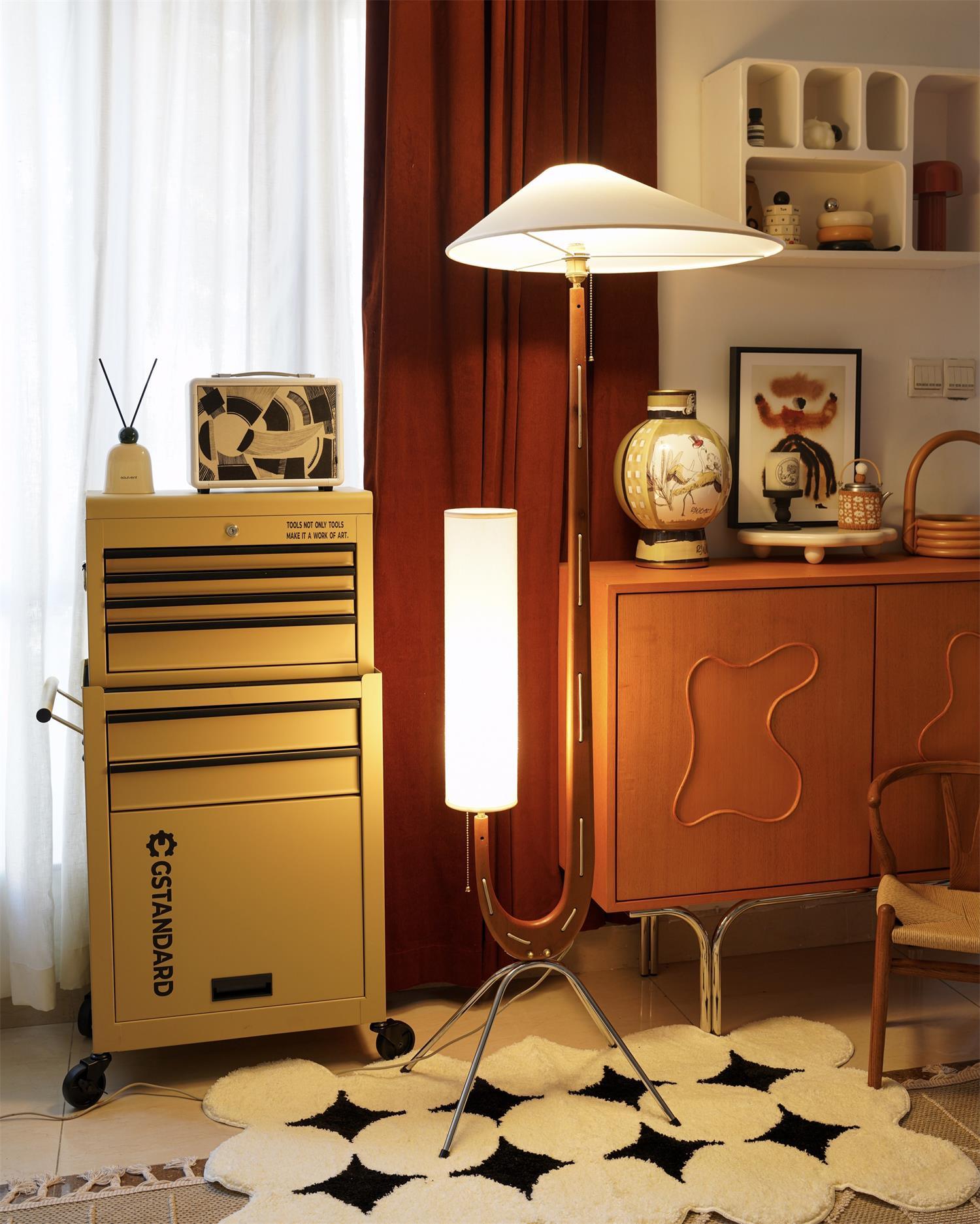 Giraffe Floor Lamp