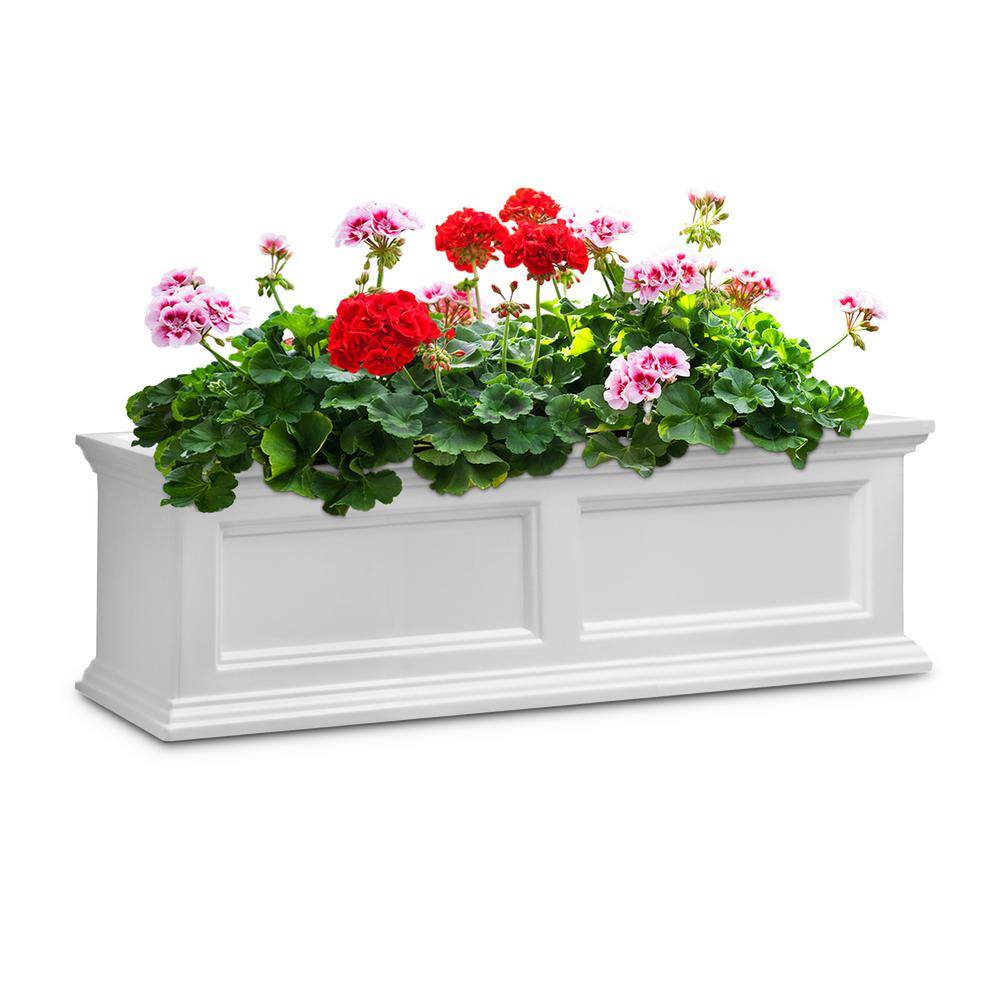 Mayne Fairfield 36 in. x 11 in. Self-Watering White Polyethylene Window Box 5822W