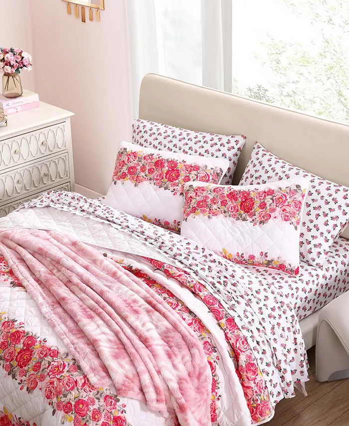 Betsey Johnson Banded Floral 2 Piece Quilt Set， Twin