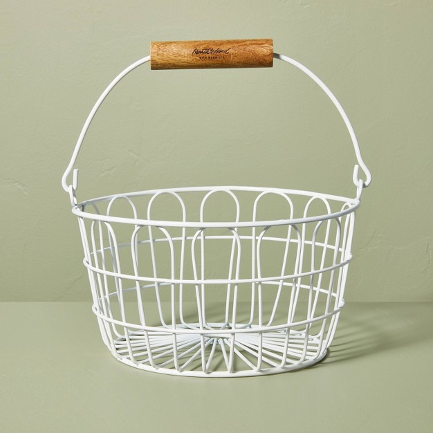 Coated wire Easter Basket White With Magnolia