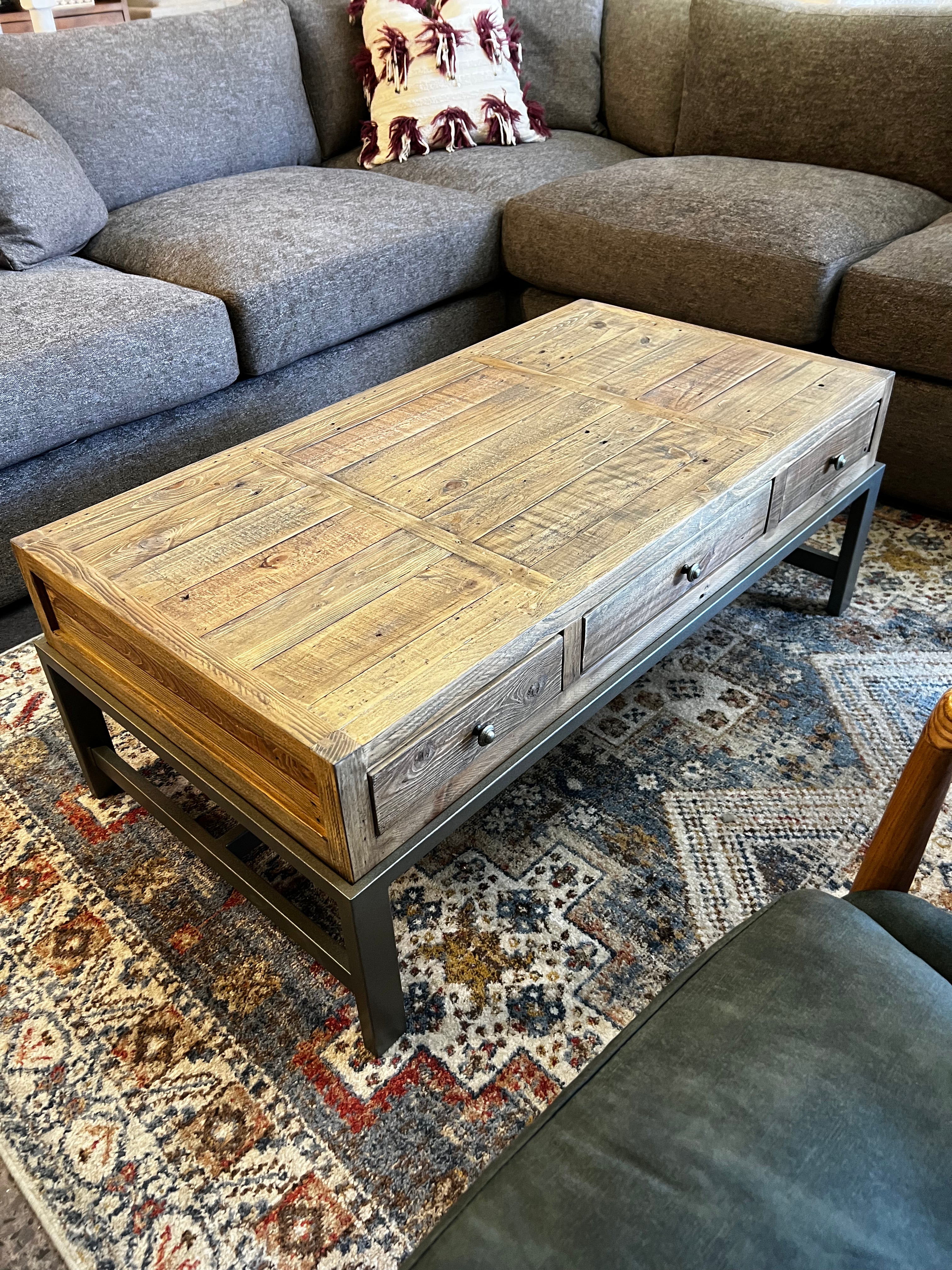 MODA COFFEE TABLE