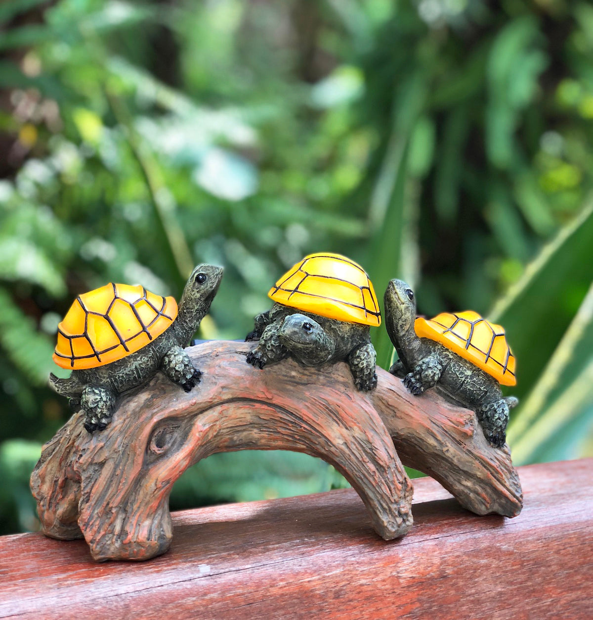 Solar Powered Turtles on Log Garden Decorations , Outdoor Accent Lighting LED Garden Light Decor