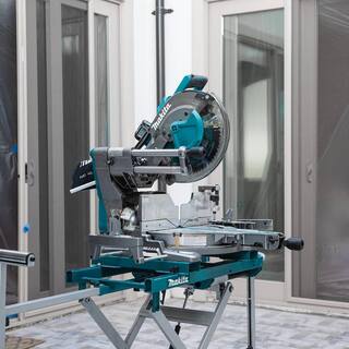 Makita 40V max XGT Brushless Cordless 12 in. Dual-Bevel Sliding Compound Miter Saw AWS Capable (Tool Only) GSL04Z