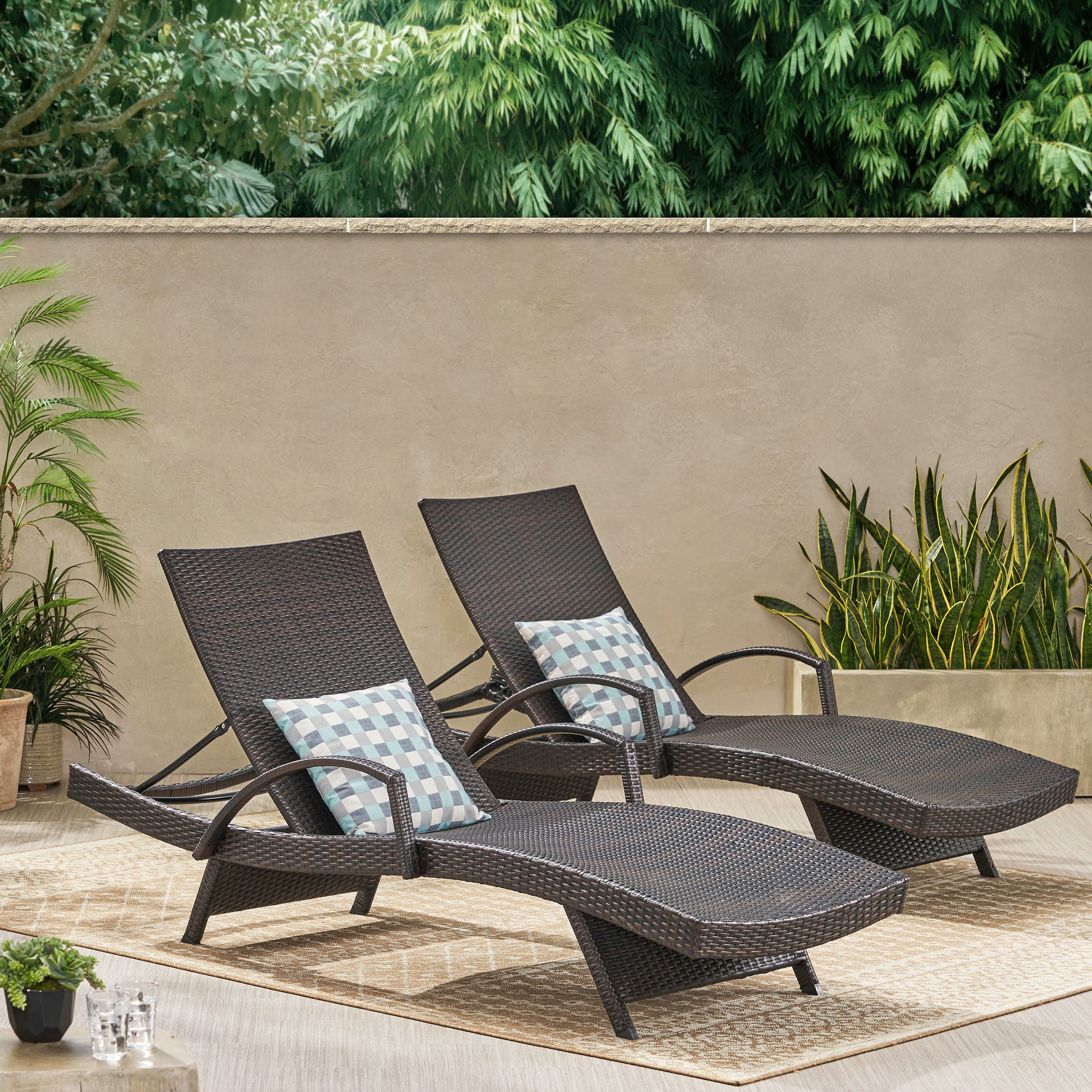 Lakeport Brown Wicker Curved Outdoor Chaise Lounge Chair w/ Arms