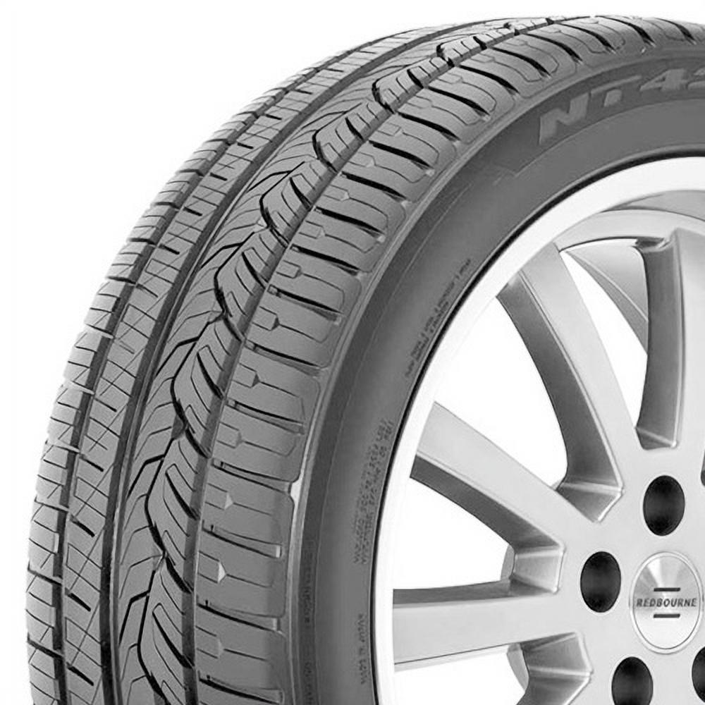 Nitto NT421Q 245/65R17 111 H Tire