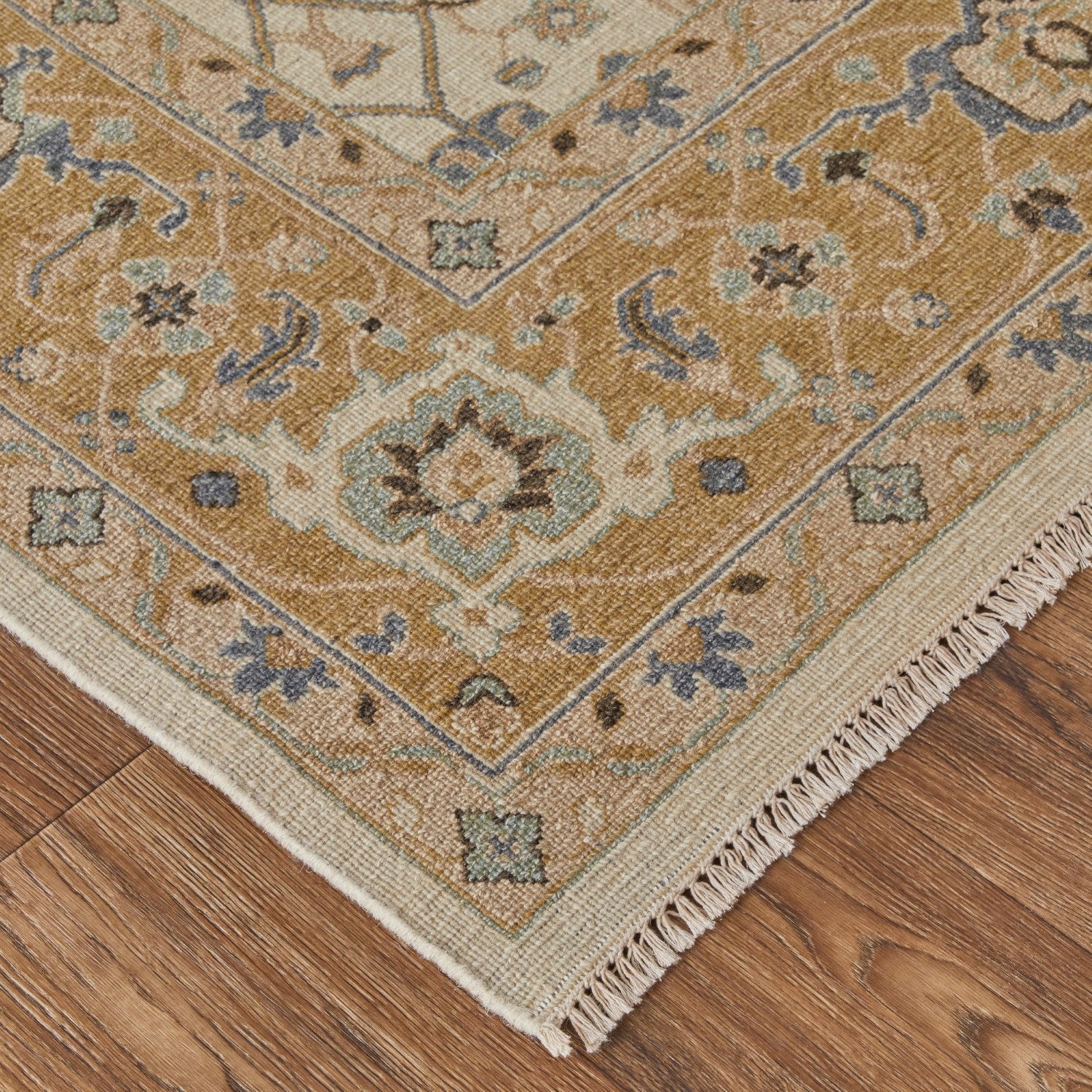 Aleska Oriental Ivory/Gold Rug