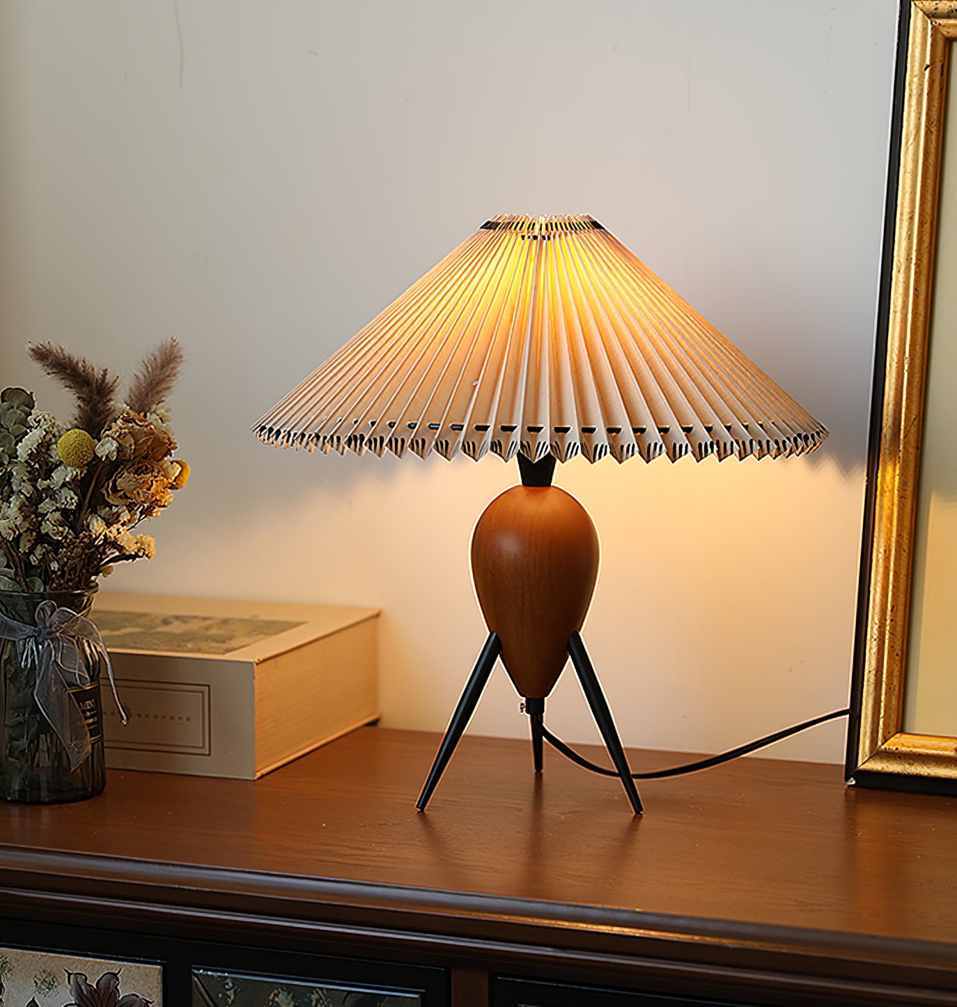 Mian Table Lamp