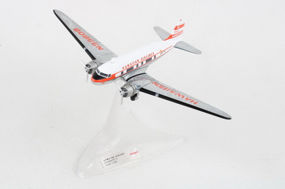 Herpa HE572613 Hawaiian Dc 3 1/200 Viewmaster