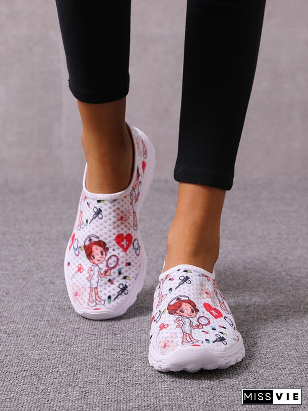 Nurse Fighting Epidemic Print Breathable Tulle Mesh Lightweight Sneakers