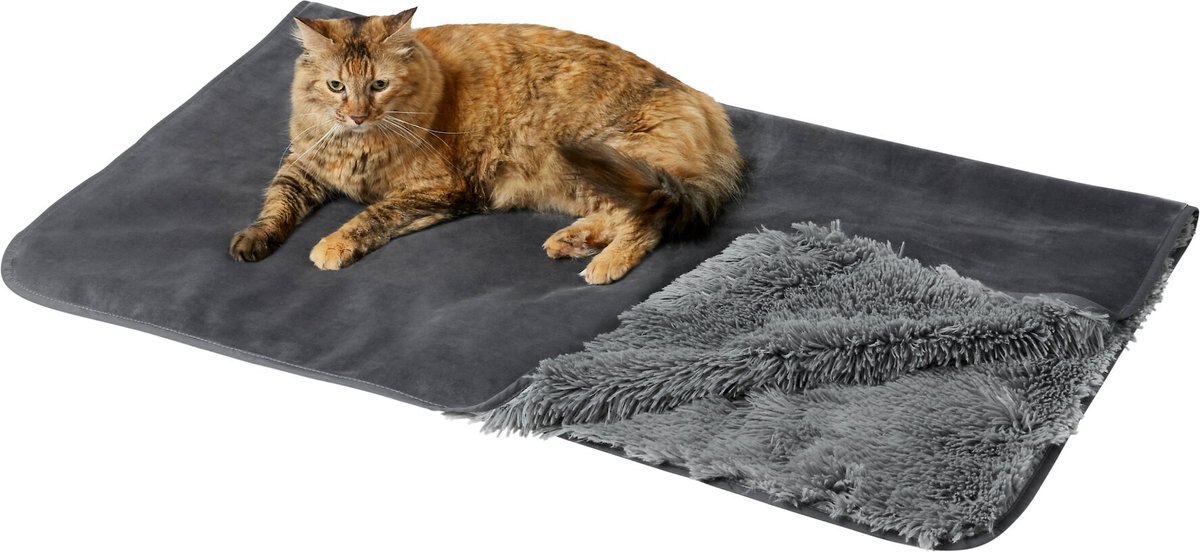 Frisco Eyelash Cat and Dog Blanket