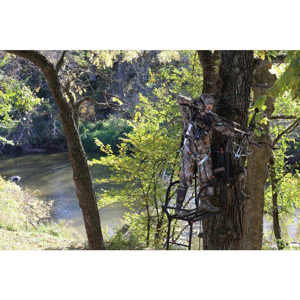 Big Game 18.5 ft. x 1.5 ft. Hunter HD Deer Hunting 1-Person Ladder Tree Stand BGM-LS0550