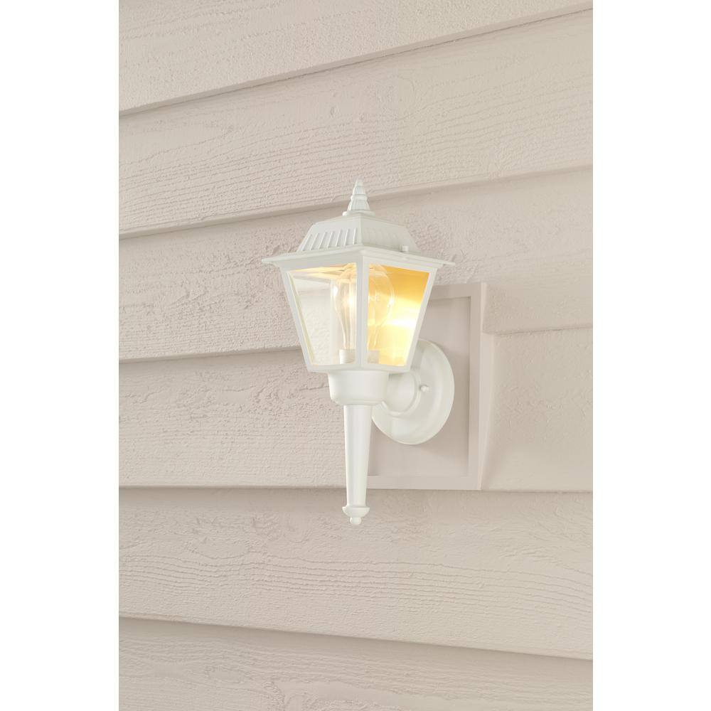 Hampton Bay 1-Light White Outdoor Wall Light Fixture with Clear Glass HW 5004