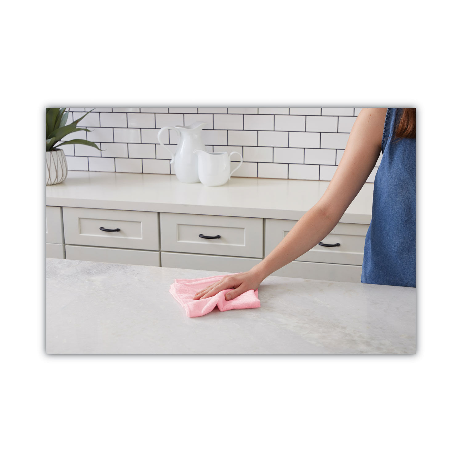 Microfiber Cleaning Cloths by Boardwalkandreg; BWK16PINCLOTHV2