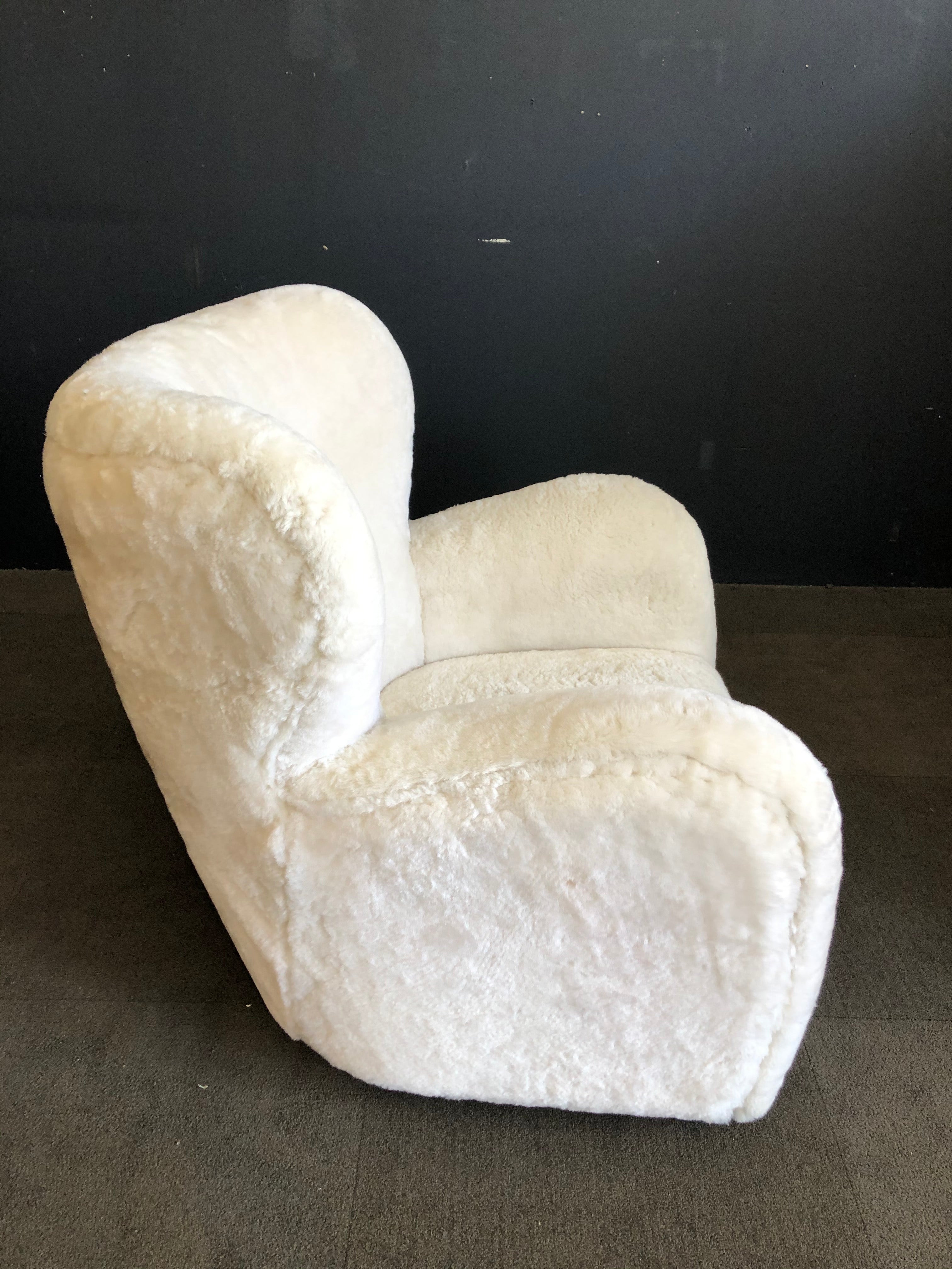 LESLIE CLUB CHAIR