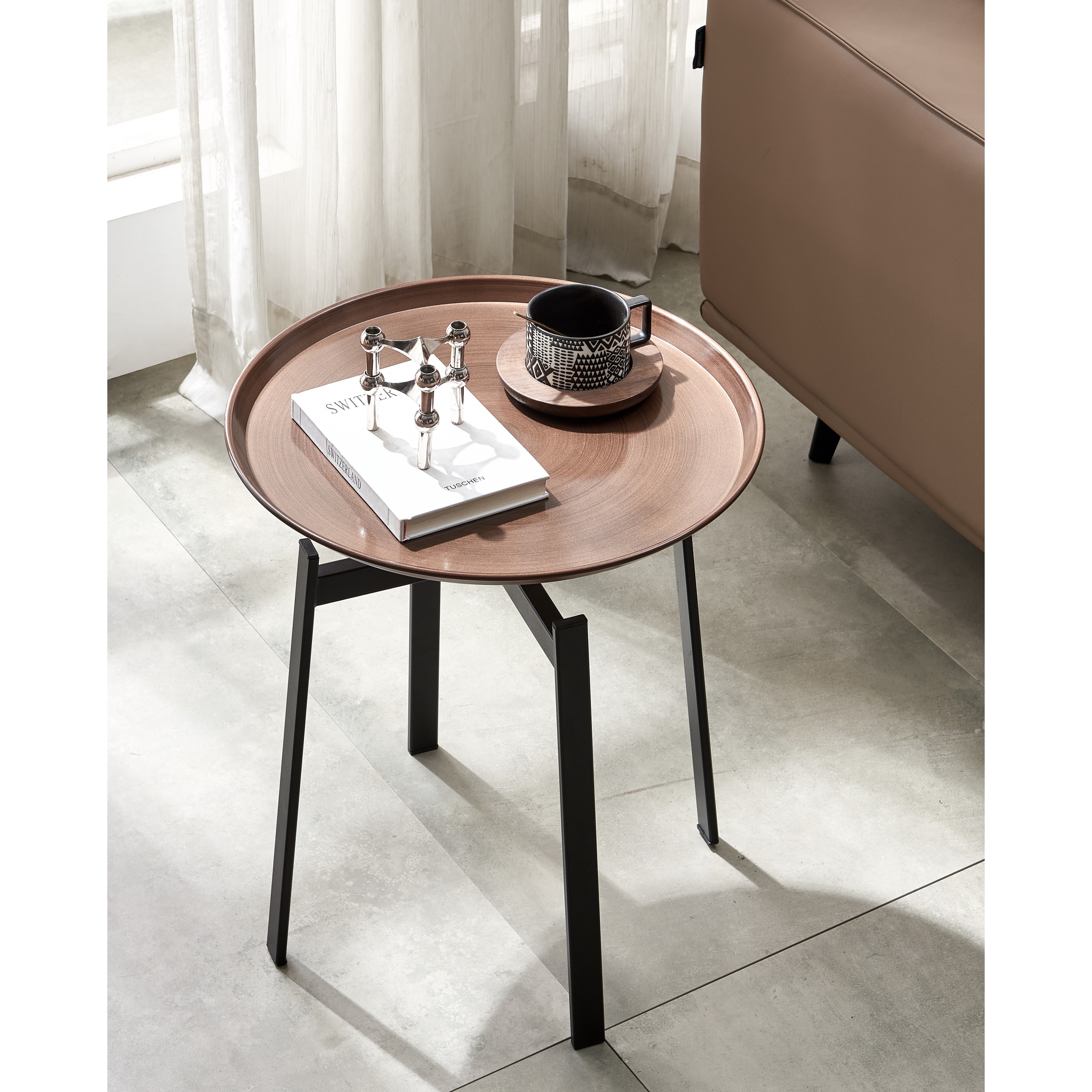 Round Side Table with Four Legs ofd A Tray Style Botto