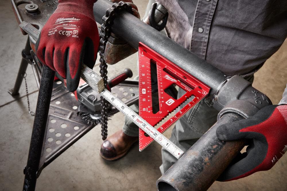 Milwaukee 7 in. Magnetic Rafter Square MLSQM070 from Milwaukee