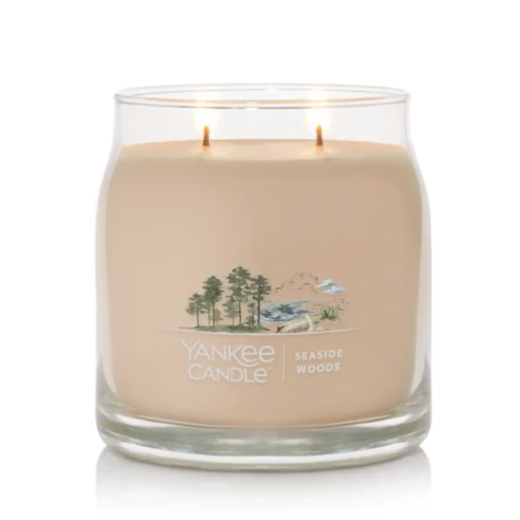 Yankee Candle  Signature Medium Jar Candle in Seaside Woods