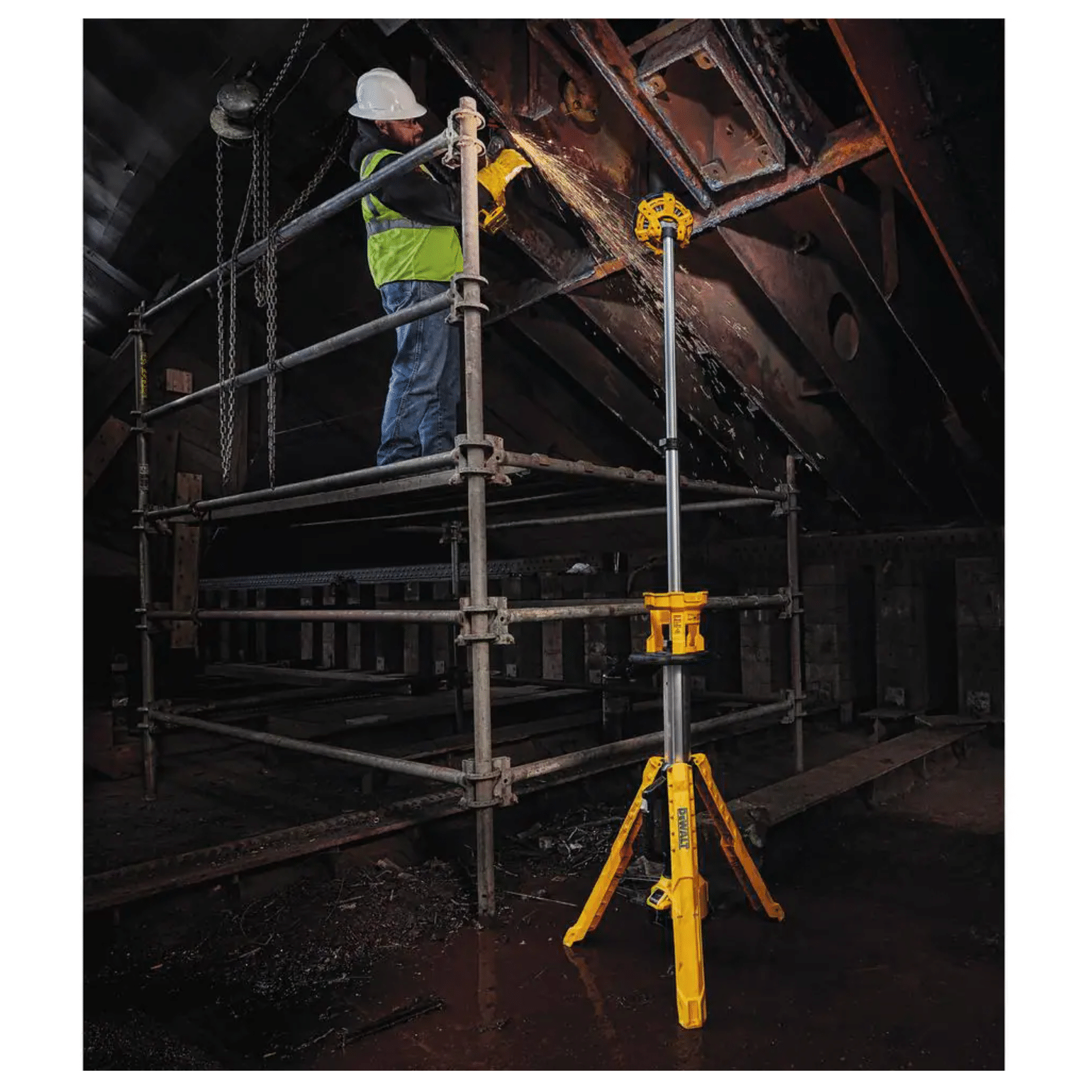 Dewalt 20-Volt Max 3000-Lumen Tripod Light with a 20-Volt Battery 5.0Ah and Charger (DCB205CKWDCL079B)