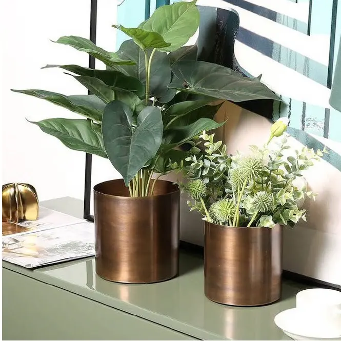 Medium Size Gold Polished Metal Planters for Garden Home Decorative Plant Custom Shape Flower Pot Luxury Floor Planter