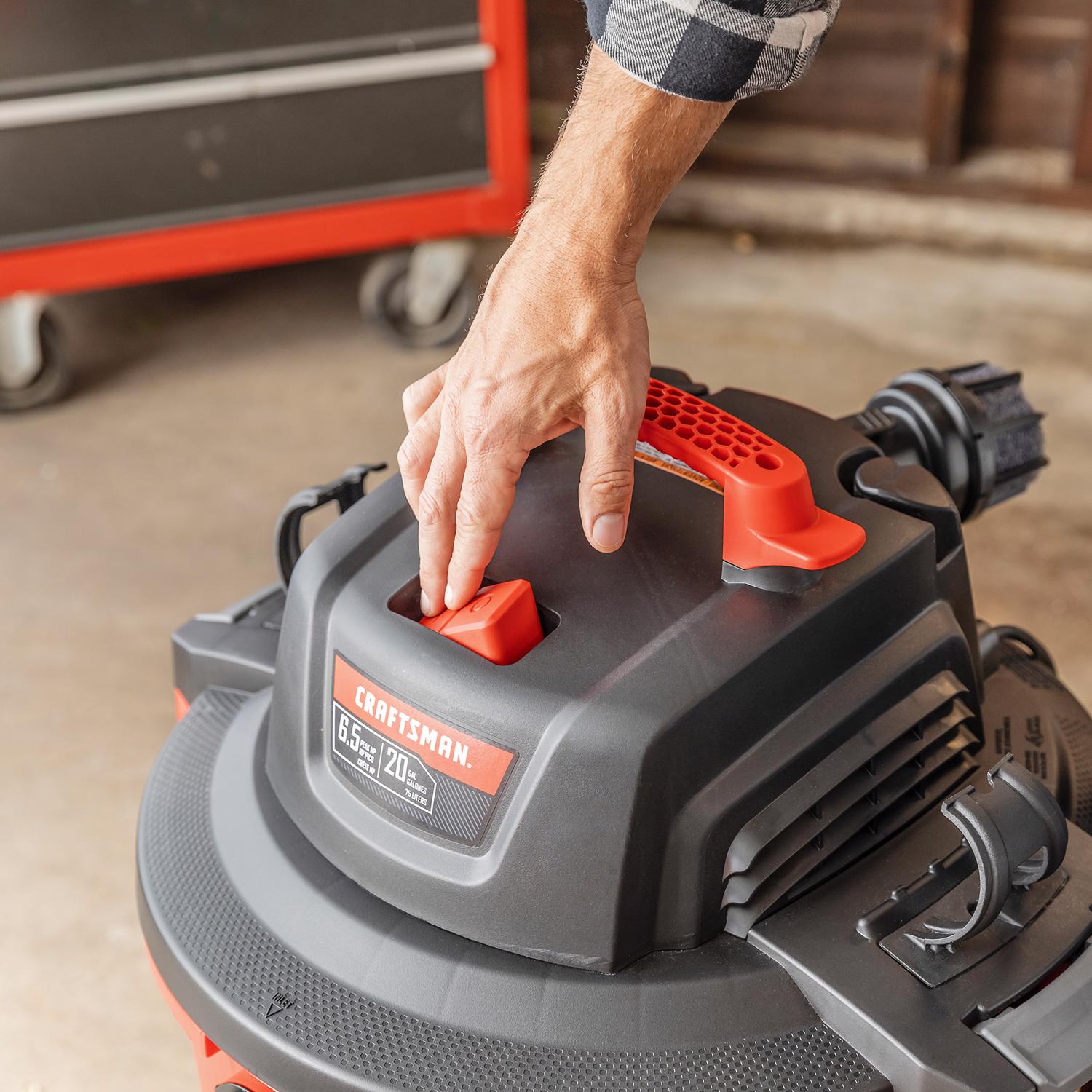 Craftsman 20 gal Corded Wet/Dry Vacuum 12 amps 120 V 6.5 HP