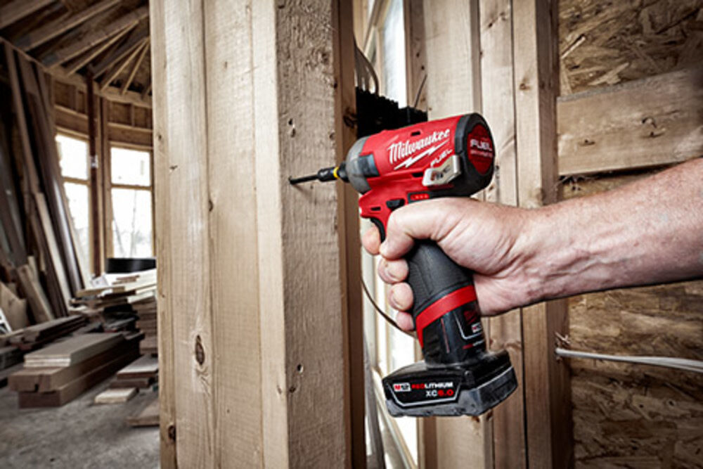 Milwaukee M12 FUEL SURGE 1/4