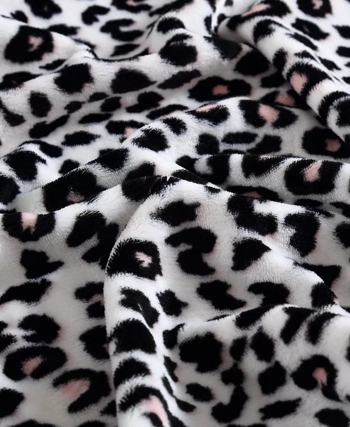 Betsey Johnson Betseys Leopard Ultra Soft Plush Blanket  Twin