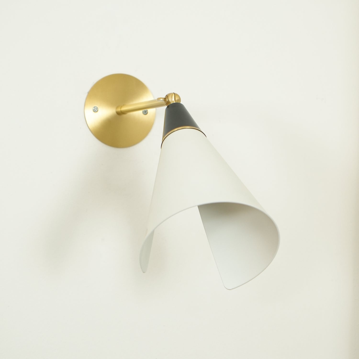 Petite Magari Wall Lamp