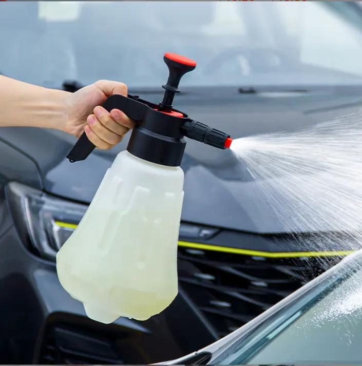 Multifunctional 1.5L/2L Hand Pressure PE/PP Clear Car Wash Foam Cannon Sprayer for Car Detailing