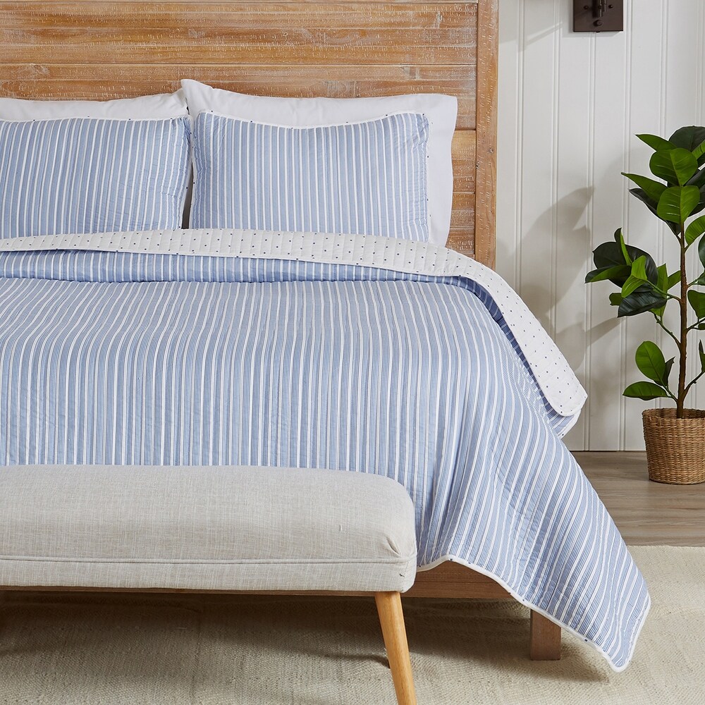 Luxurious Tiny Stripes Microfiber Quilt Set With Shams