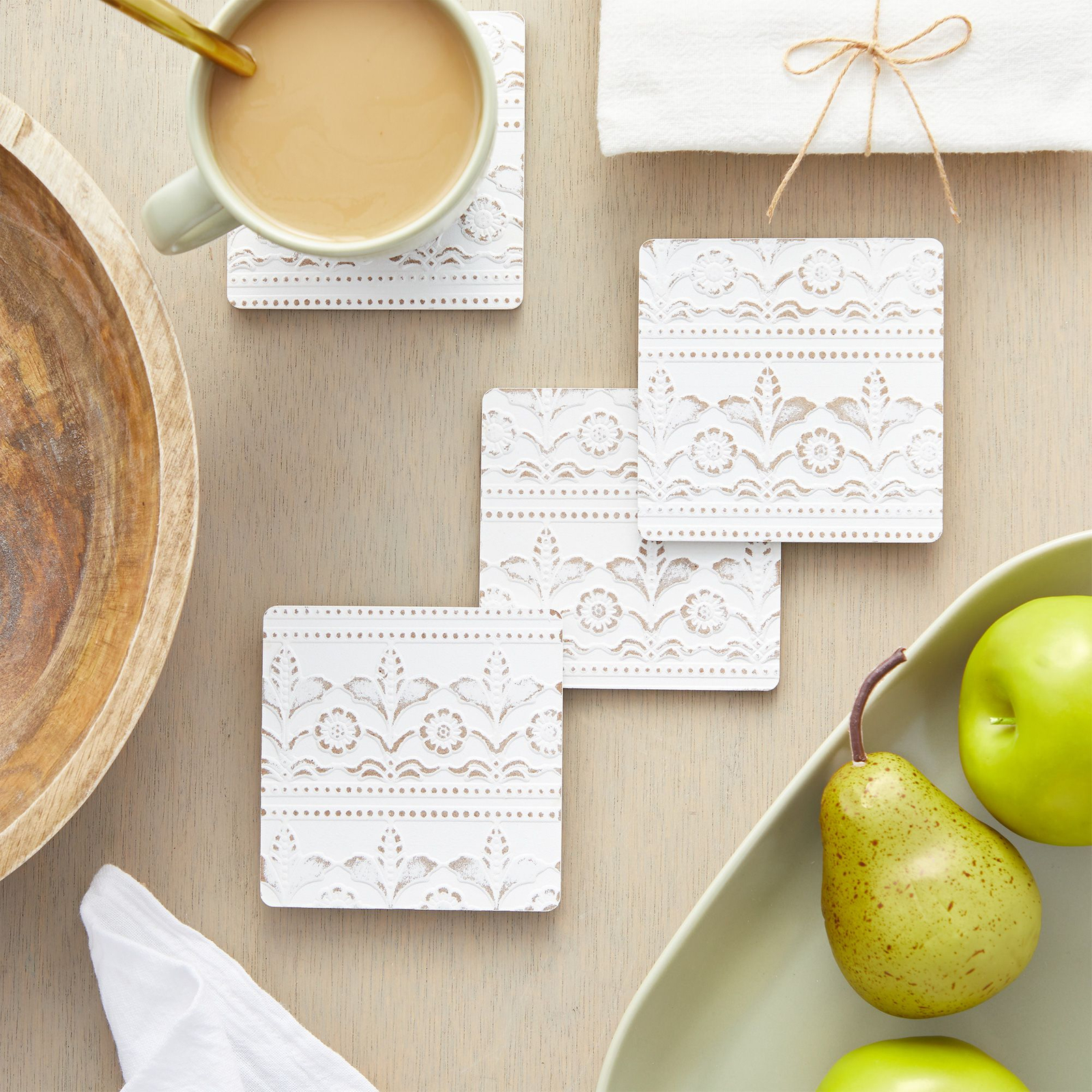 Set of 6 Wooden White Coasters with Holder for Drinks， Coffee Table， Floral Farmhouse Decor， 3.8 in