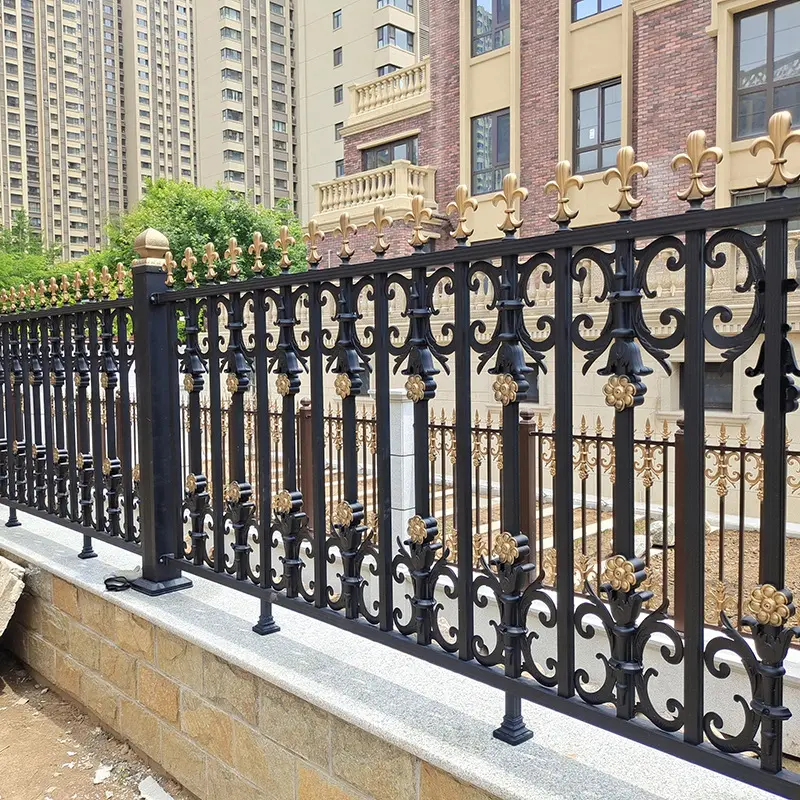 Hot Sale Factory Supply  Easily Assembled or DIY Privacy Metal  Slat Fence Panel