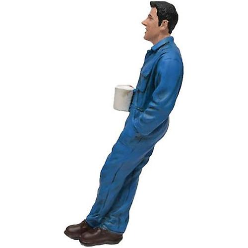 Mechanic Figure 1:18 Scale Diorama (Larry on Break)