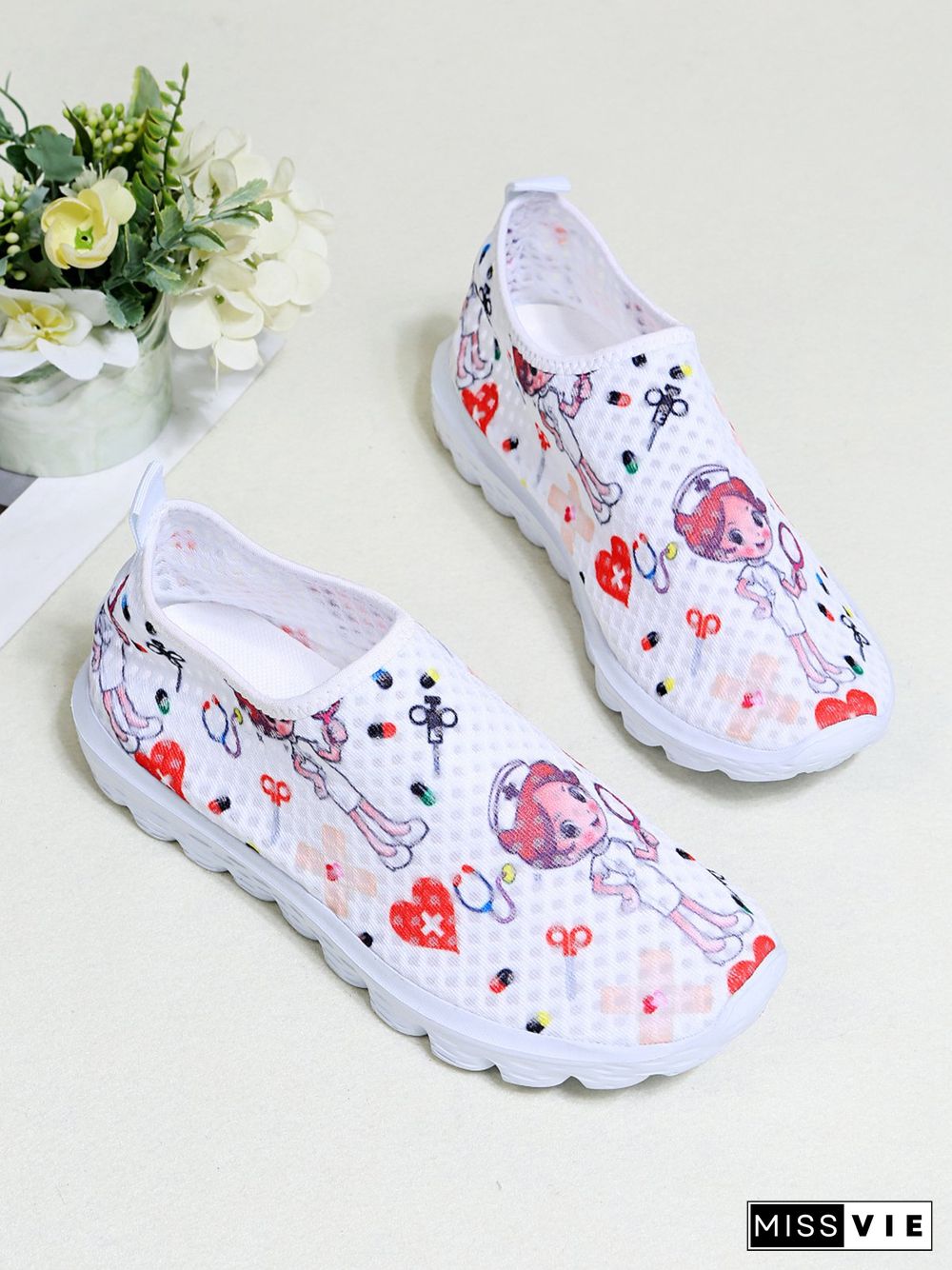 Nurse Fighting Epidemic Print Breathable Tulle Mesh Lightweight Sneakers