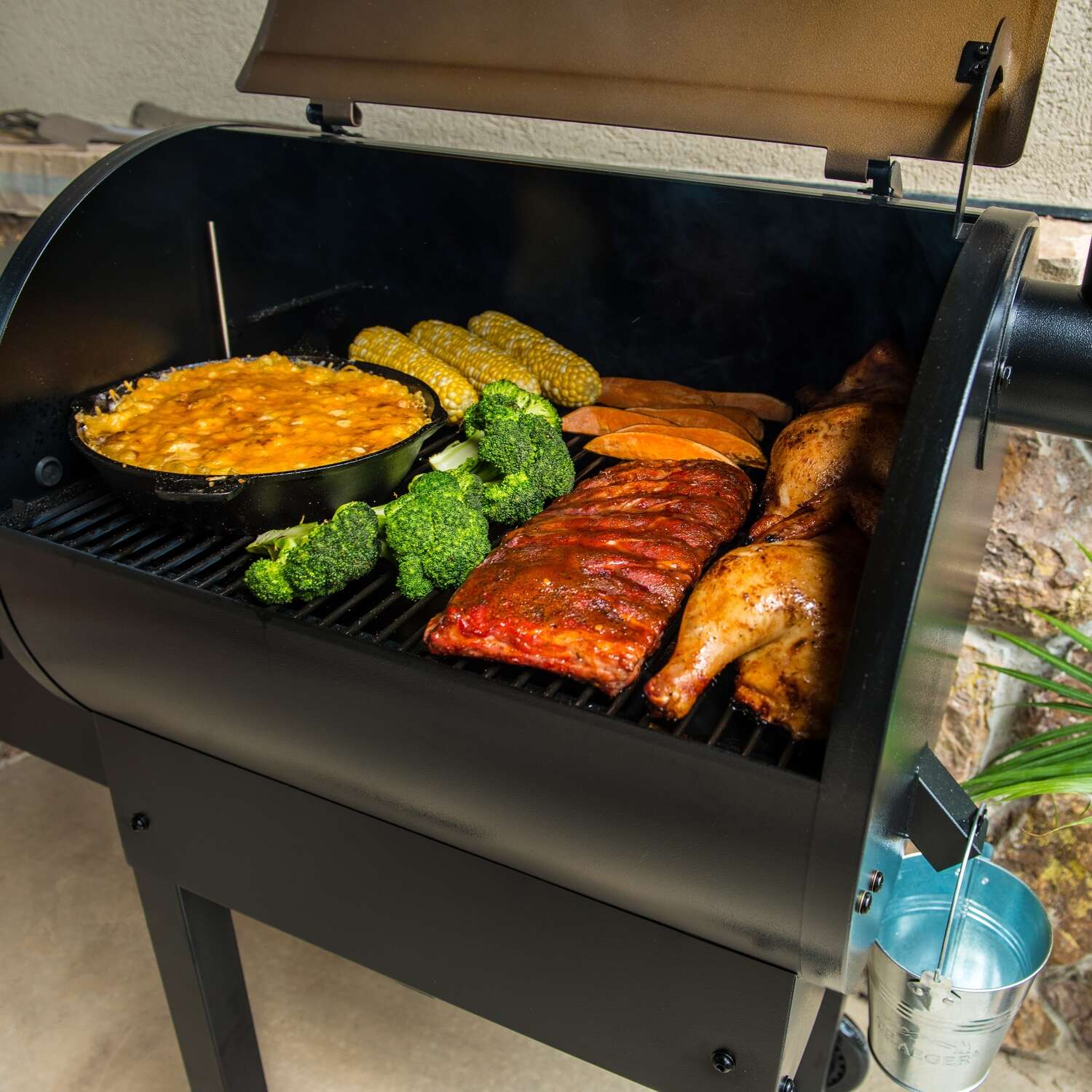 Traeger LilTex Elite 22 Wood Pellet Grill Bronze