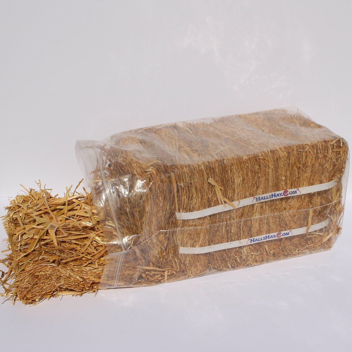 Hall's Hay Wheat Straw Mini-Bale Small Pet Bedding， 4-lb box