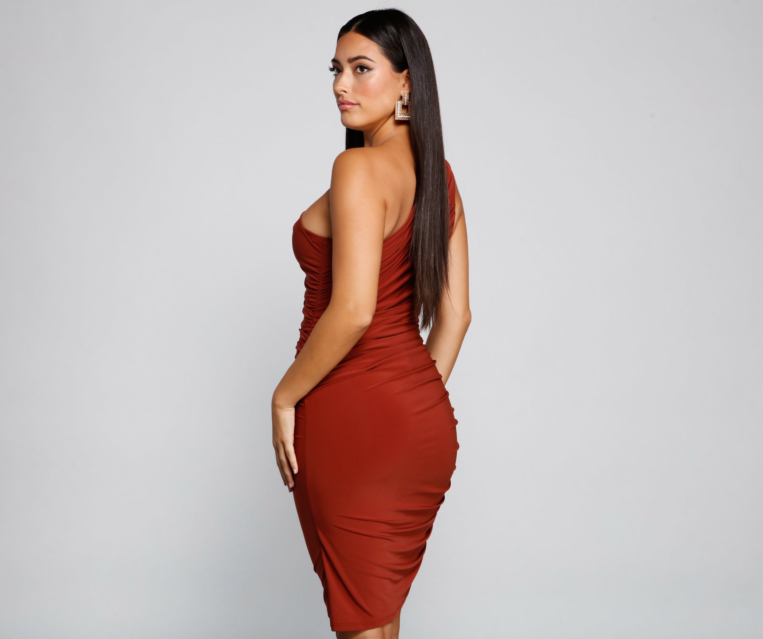 That Classic And Chic Vibe Ruched Midi Dress