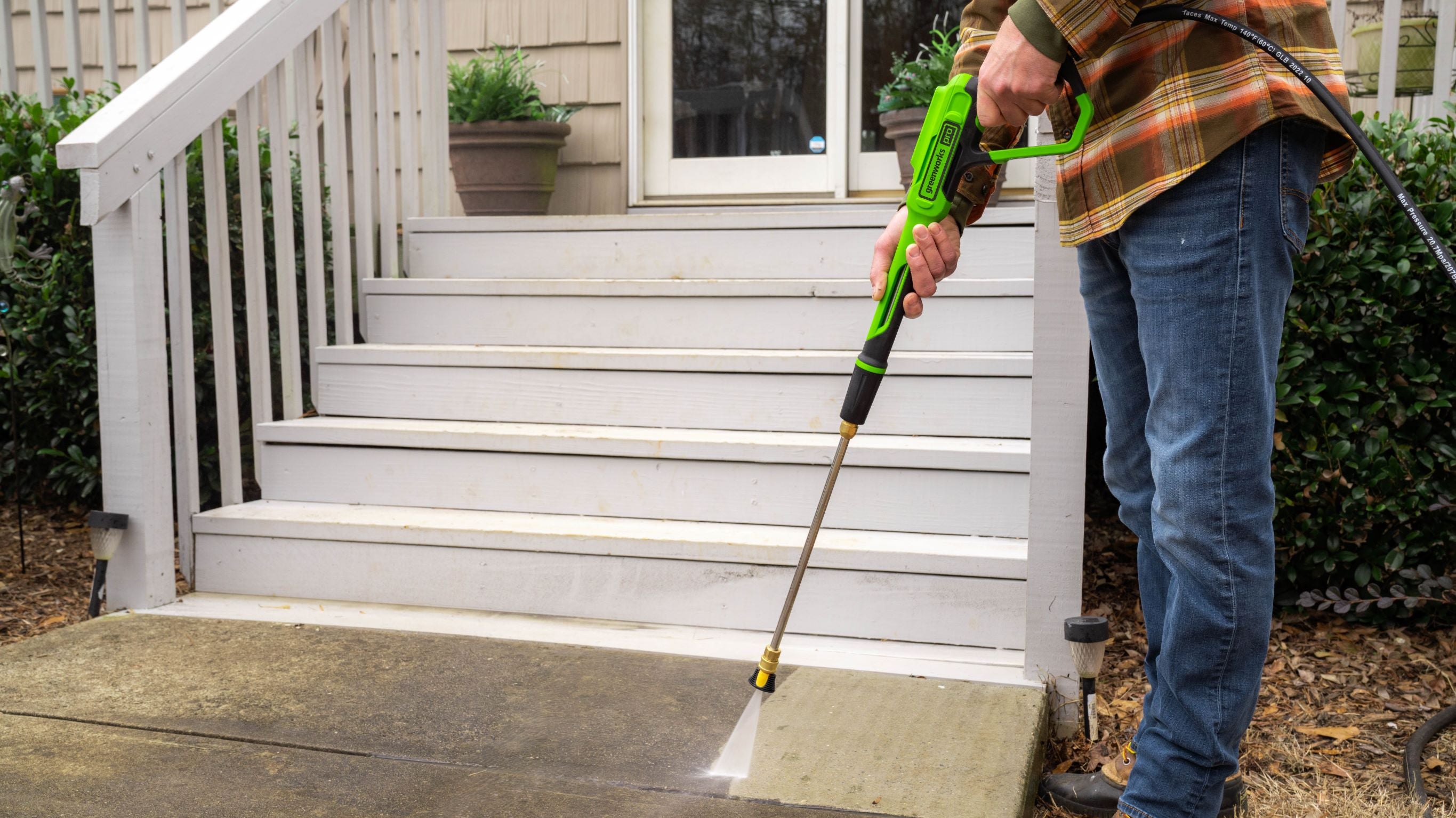 3000-PSI 2.0-GPM Pressure Washer w/ (2) 5.0Ah Batteries  Dual-Port Charger | Greenworks Tools