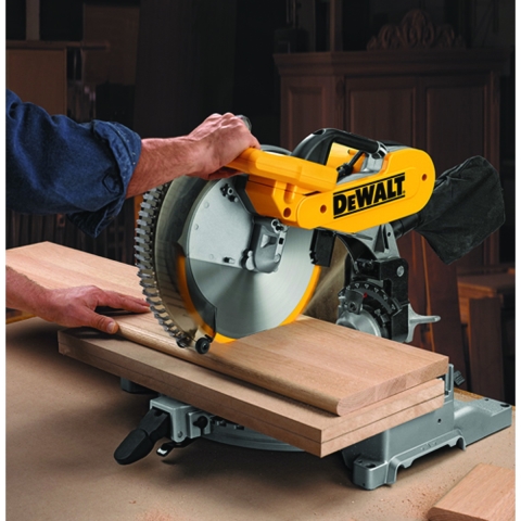 DeWALT DW716 Miter Saw， 12 in Dia Blade， 2 x 8 in 45 deg， 2 x 10 in at 90 deg Cutting Capacity， 3800 rpm Speed